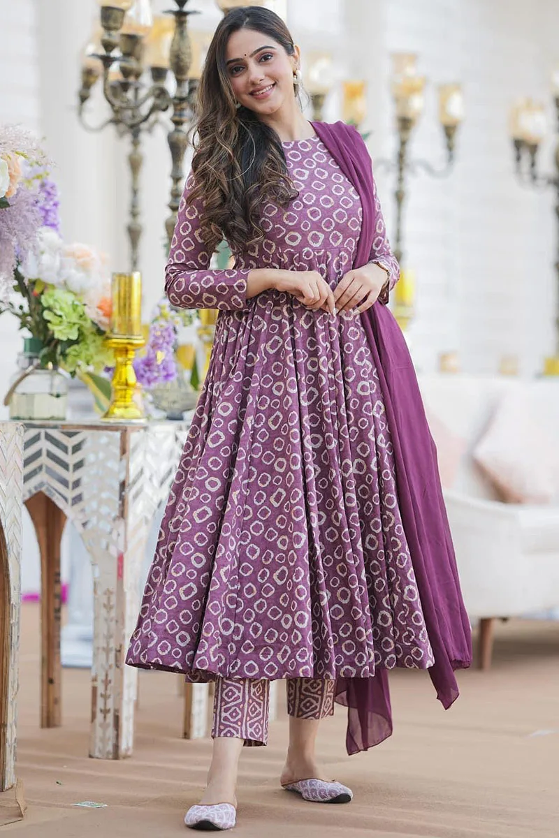 Mesmerizing Magenta Cotton Silk Anarkali Gown with Heavy Digital Print and Gorgette Dupatta Mesmerizing Magenta Cotton Silk Anarkali Gown with Heavy Digital Print and Gorgette Dupatta