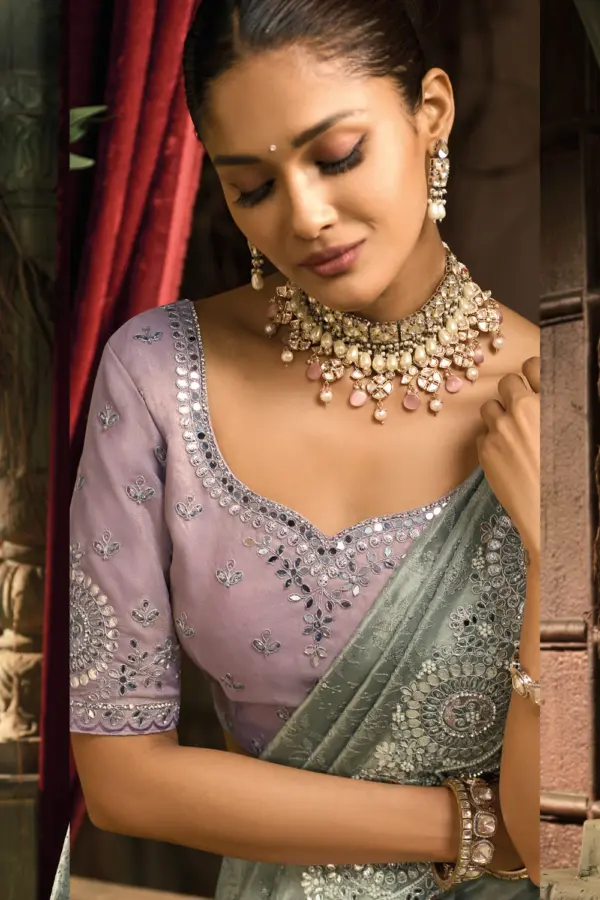 Blouse piece and fabric texture of grey kanjipuram saree