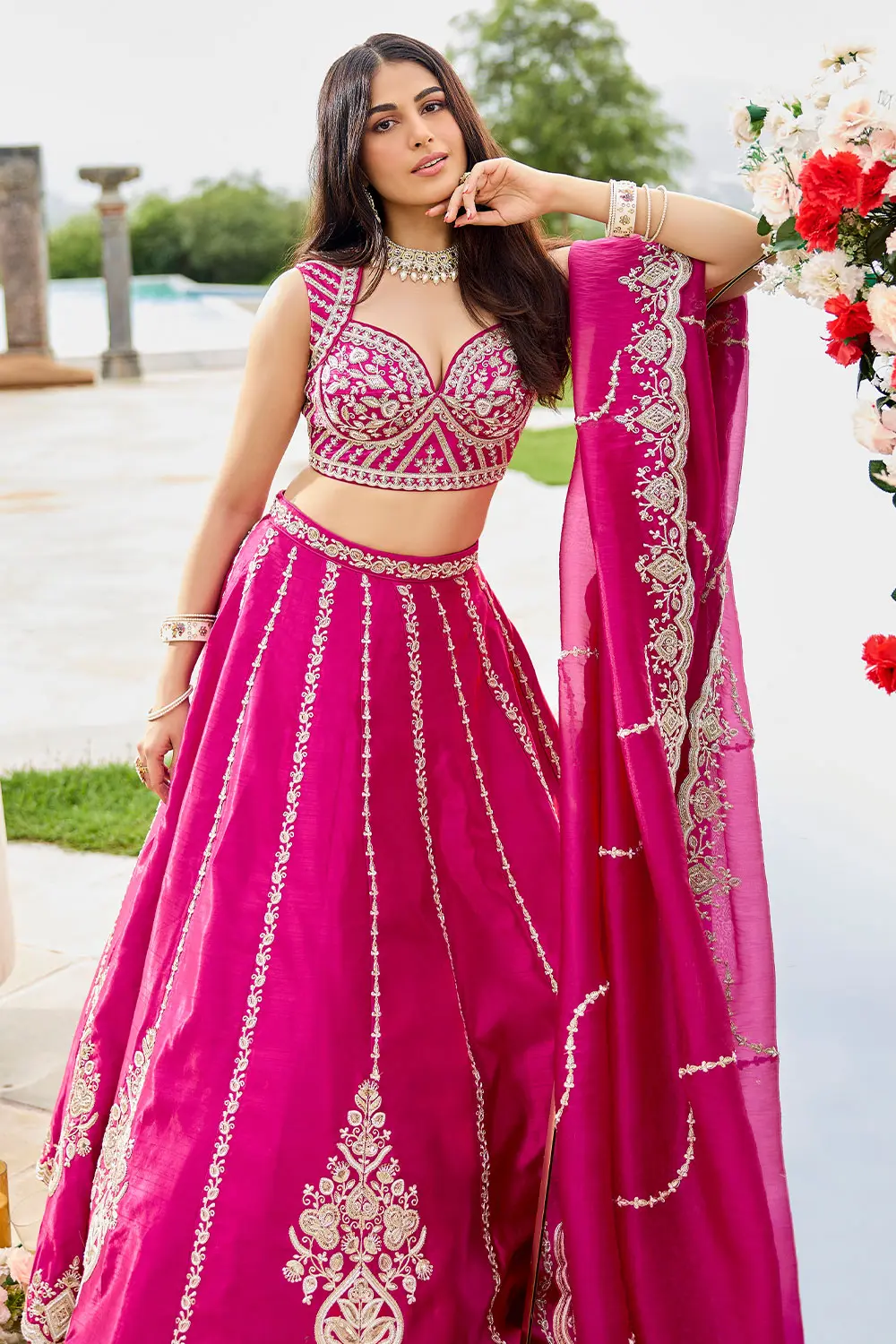 Sweetheart pattern blouse of hot pink lehenga set with shantoon inner lining