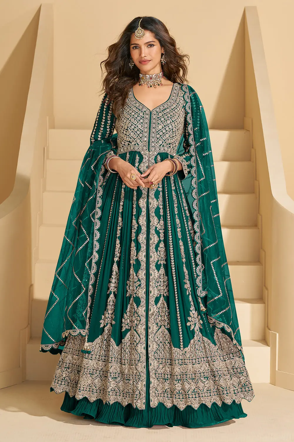 Gorgeous Purple Heavy Embroidered Front-Cut Anarkali Suit With Skirt Gorgeous Purple Heavy Embroidered Front-Cut Anarkali Suit With Skirt